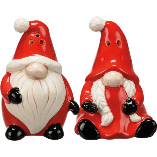 Primitives By Kathy Gnome Mr. and Mrs. Claus Salt and Pepper Shakers